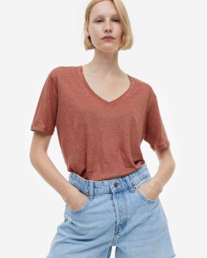 V-neck linen T-shirt